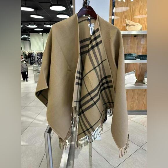 Burberry Wool Cape with Fringe Dark Tan NWT - Picture 3 of 6